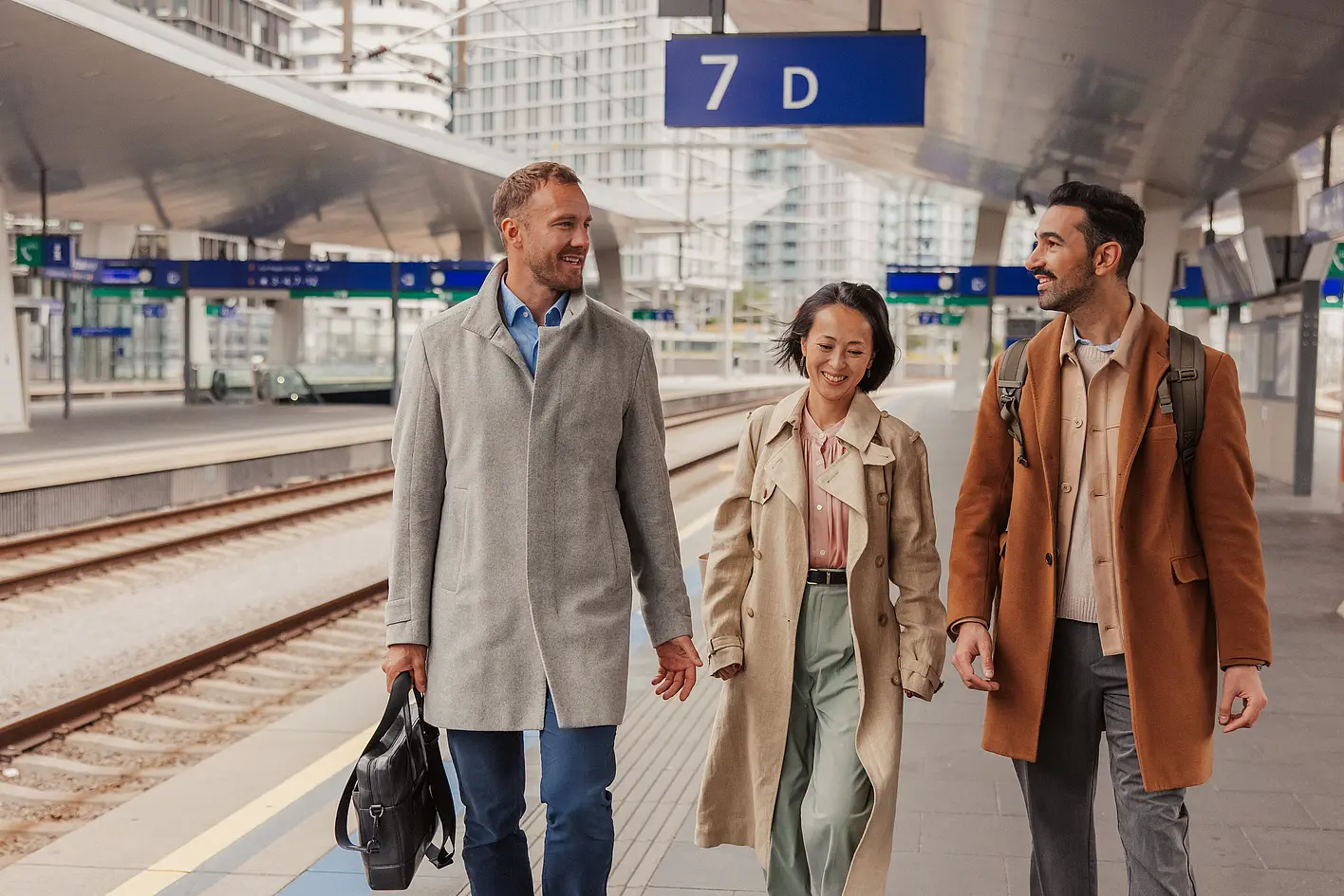 For international professionals and employers, the Entry/Exit System (EES) primarily means greater transparency regarding stays and new procedures for business travel.
